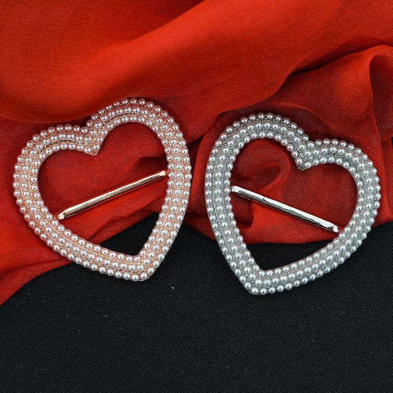 Wholesale Heart-shaped Thin Pearl Fashion Trend Silk Scarf Buckle Vendors