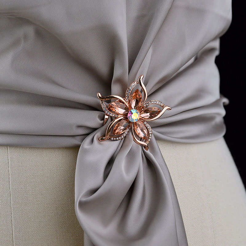 High-end Luxury Creative Brooch Fashion Corsage Distributor