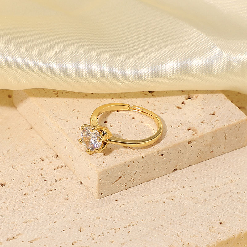 18k Gold White Round Zircon Six Claws Real Gold Plated Brass Ring Manufacturer