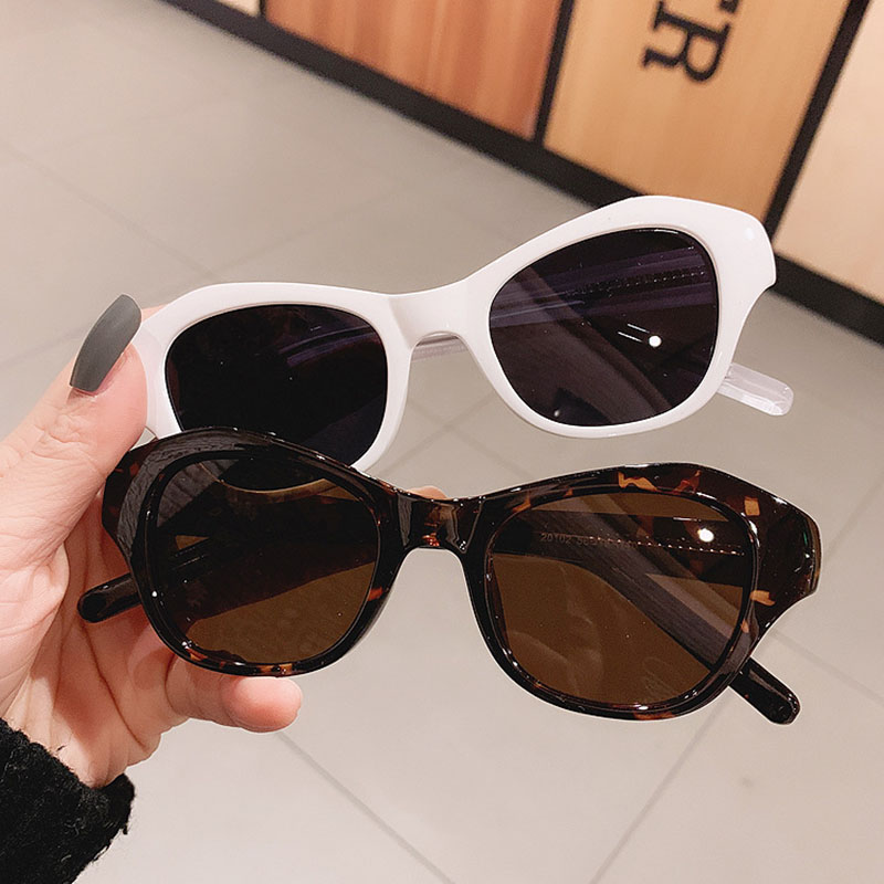 Retro Cat-eye Personality Sunglasses Bungee Stirring Netflix Pography Couple Glasses Distributor