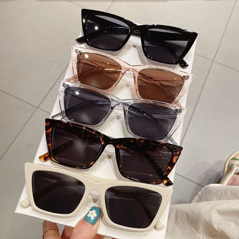 Fashionable  Hundred Take The Sunglasses Pc Frame Large Frame Sunglasses Retro Cat-eye Glasses Distributor