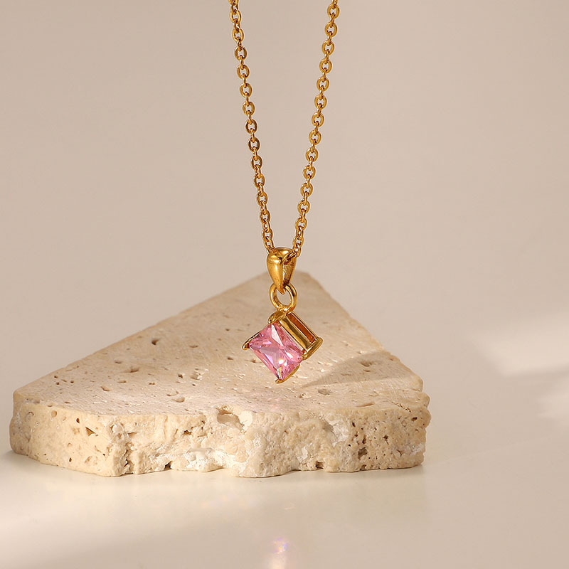 Wholesale Fashion 18k Gold Plated Stainless Steel Pink Diamond Zircon Pendant Necklace