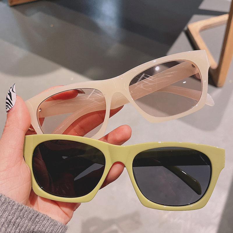 Wholesale Retro Small Frame Fashion Couple Models Sunglasses Vendors
