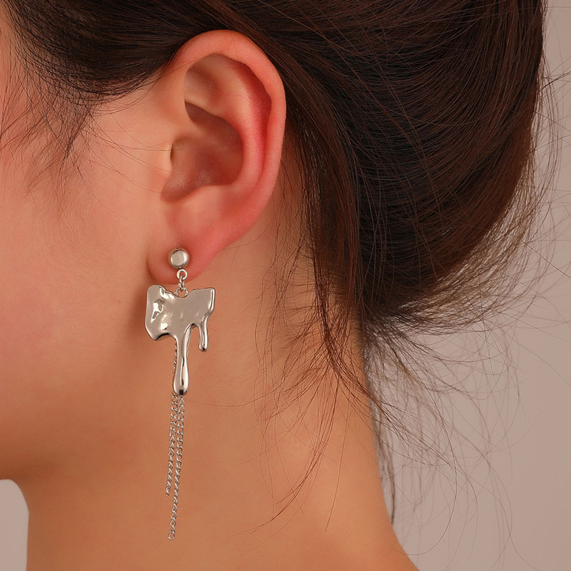 Shaped Metal Asymmetrical Earrings Versatile Lava Tassel Earrings Distributor