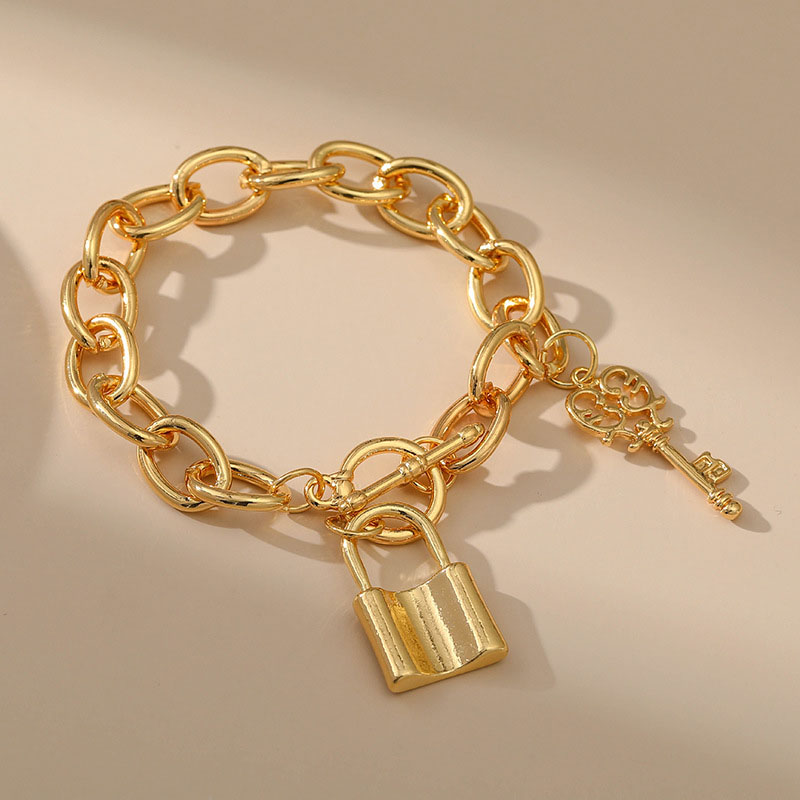 Simple Bracelet Pendant Fashion Ot Buckle Lock Shape Couple Distributor