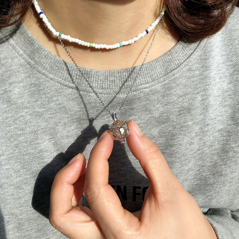 Night Bead Necklace Love Glitter Stone Couple Clavicle Chain Distributor