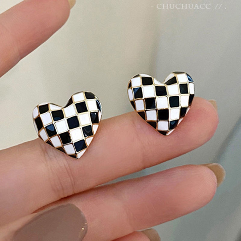 Retro Peach Heart Earrings Simple Earrings Love Distributor