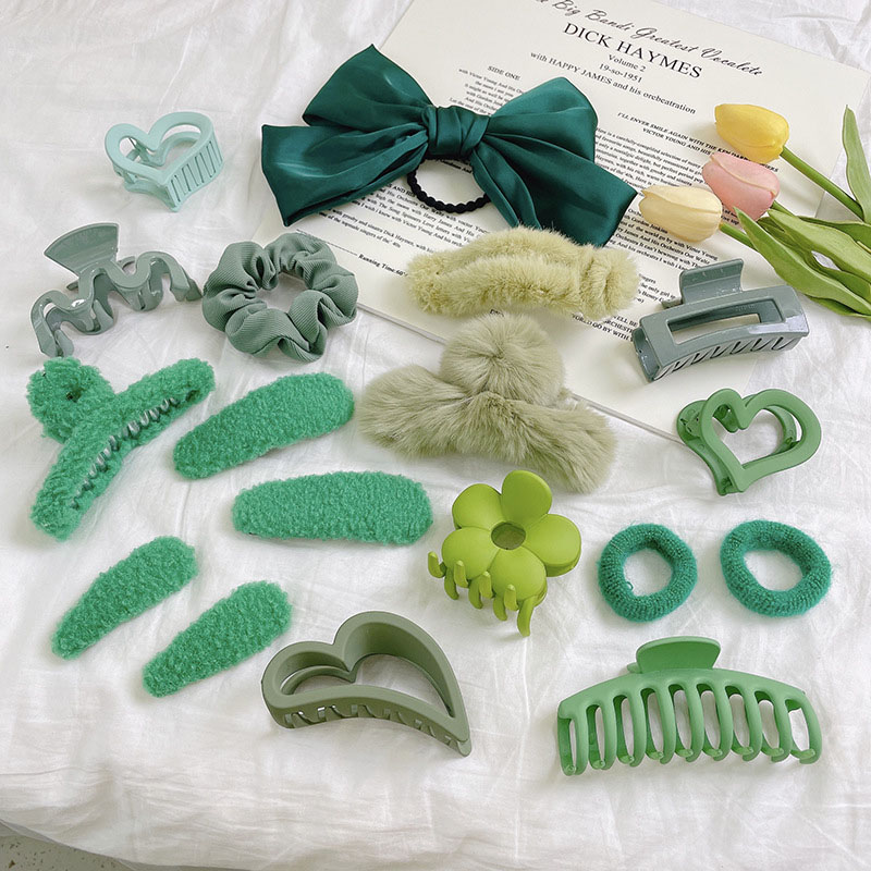 Simple Unique Acrylic Green Plush Hair Clip Supplier