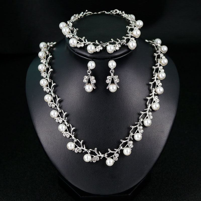 Alloy Rhinestone Pearl Necklace Earrings Bracelet Bridal Three Piece Set Manufacturer