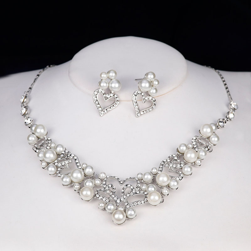 Two-piece Set Of Rhinestone Necklace And Earrings With Hollowed-out Love Pearls Distributor