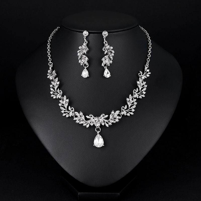 Temperament Simple Diamond Encrusted Necklace Alloy Rhinestone Glass Set Manufacturer