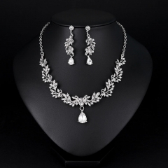 Temperament Simple Diamond Encrusted Necklace Alloy Rhinestone Glass Set Manufacturer