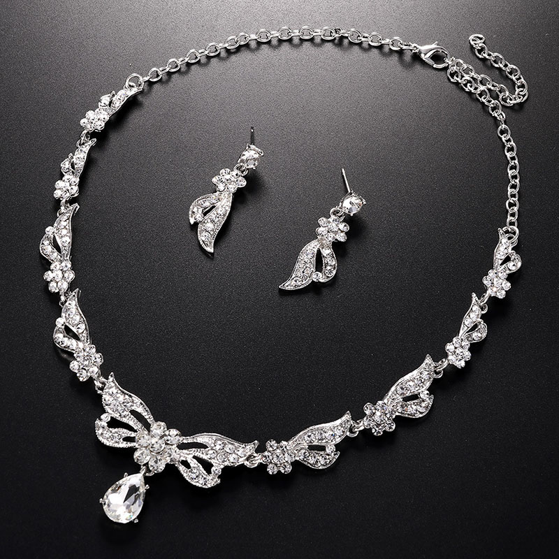 Fashion Creative Exaggerated Necklace Personalized White Floral Bride Manufacturer