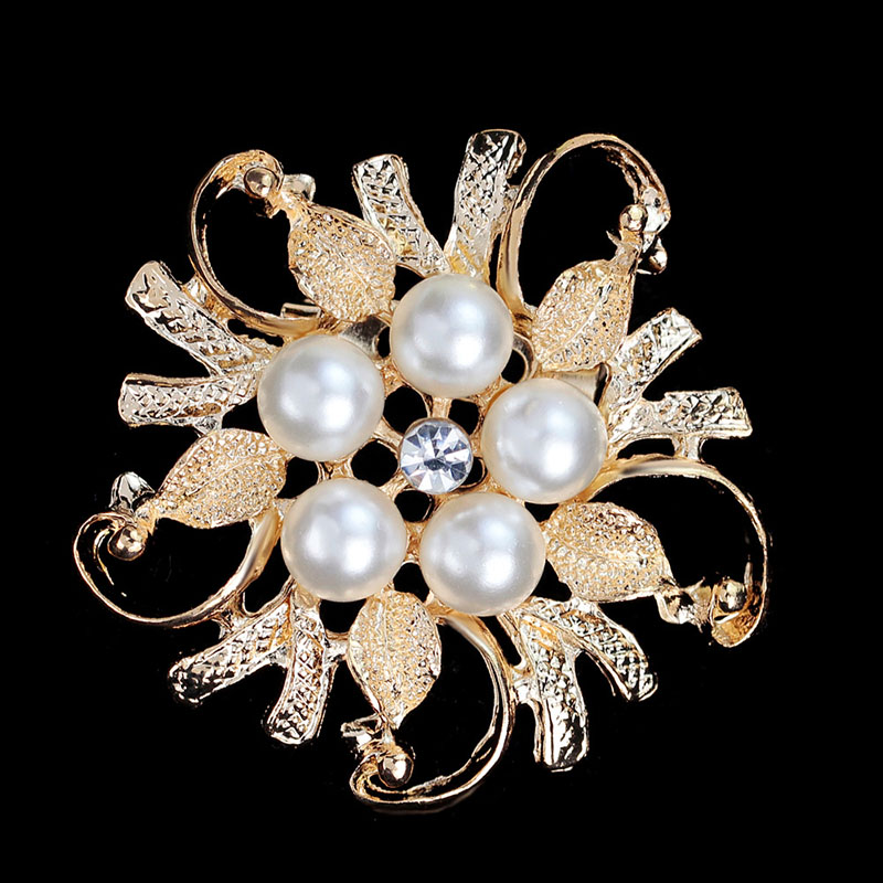 Alloy Pins Female Fashion Pearl Brooch Manufacturer