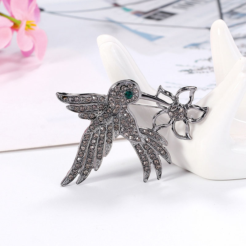 Wholesale Retro Gun Black Personality Temperament Black Bird Corsage