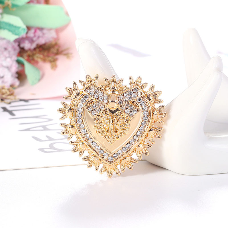 Wholesale Baroque Style Vintage Love Brooch Creative Fashion Corsage