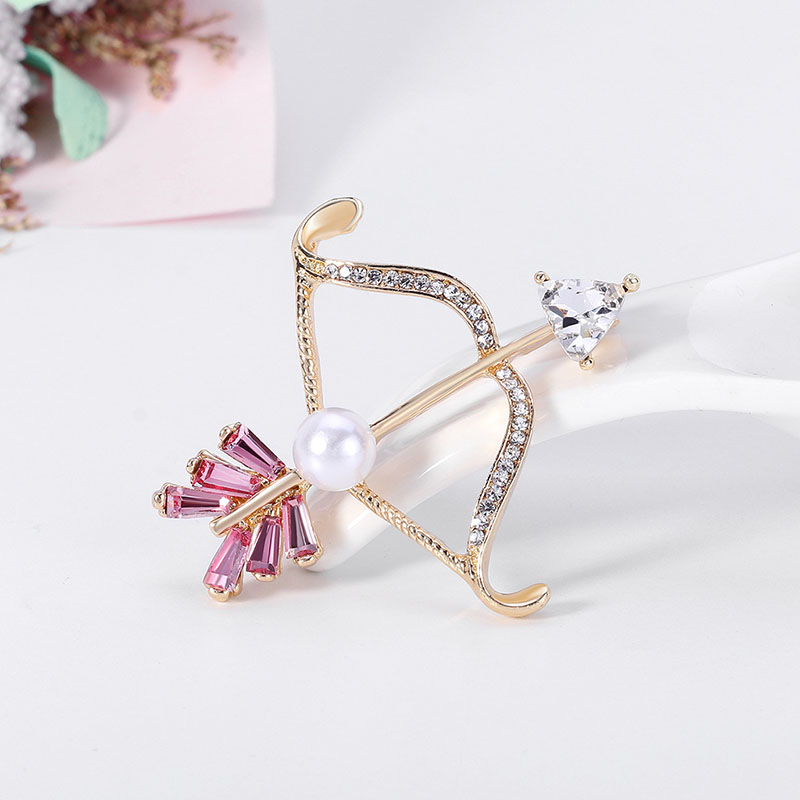 Wholesale Korean Pink With Diamonds Pearl Brooch Creative Bow And Arrow Alloy