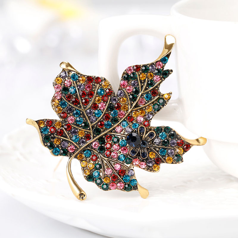 Wholesale Vintage Exaggerated Colored Diamond Maple Leaf Brooch Fashionable Plant Corsage