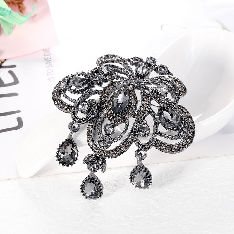 Wholesale Fashion Gun Black Vintage Brooch Alloy With Diamonds