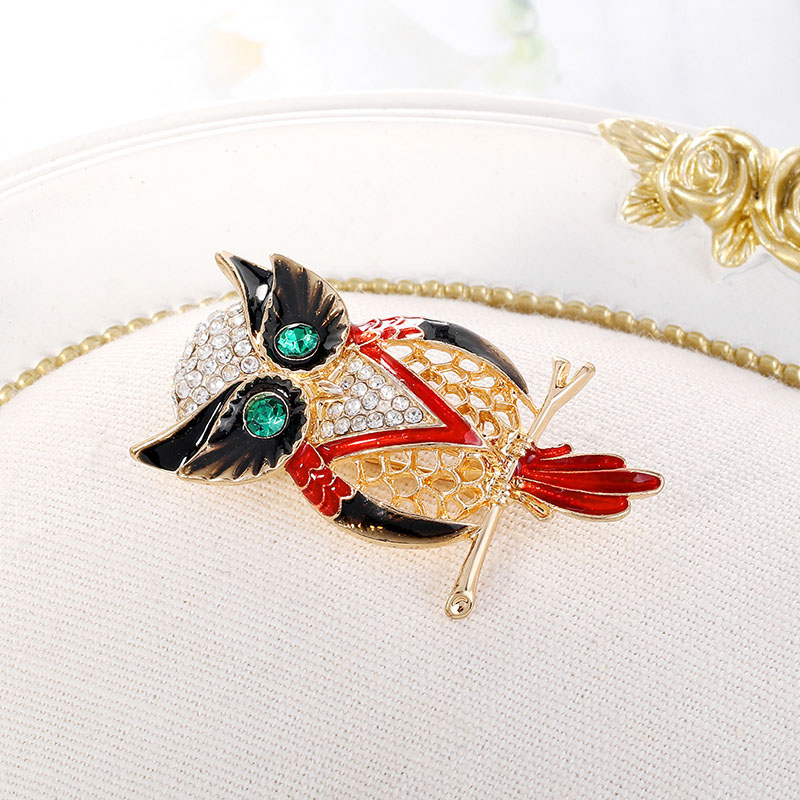 Wholesale Vintage Red Owl Brooch Alloy With Diamonds Animal Clothing