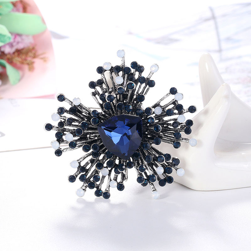 Wholesale Alloy Studded Irregular Glass Corsage Fashionable Vintage