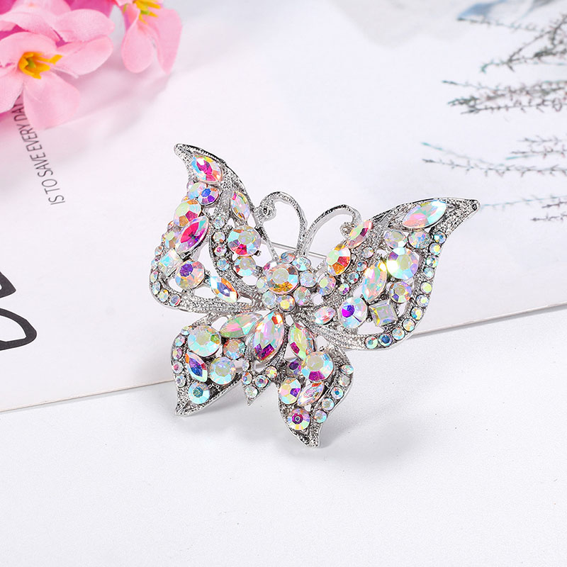 Wholesale Retro Butterfly Alloy Brooch With Diamonds Exaggerated Creative Animal Corsage