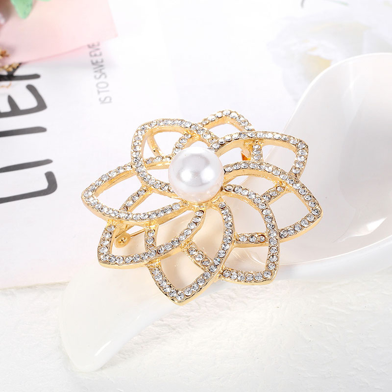 Wholesale Gold Full Diamond Floral Brooch Geometric Fashion