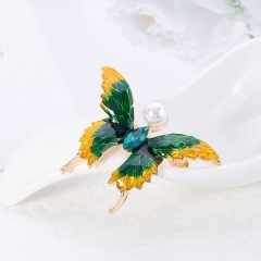 Wholesale Fashion Oil-dripping Alloy Corsage Pearl Butterfly Brooch Pins
