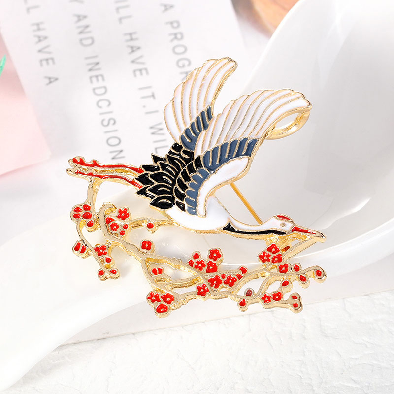 Wholesale Exquisite Retro National Wind Flying Crane Wax Plum Flower Brooch