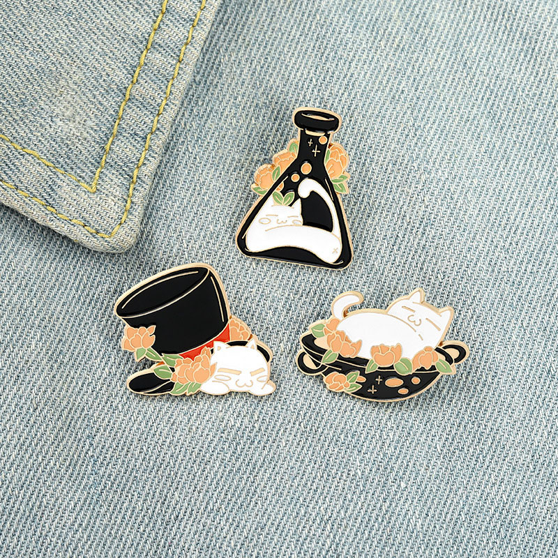 Wholesale Jewelry Beaker Little White Cat Brooch Baked Lacquer Badge