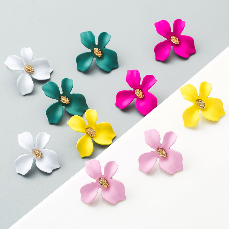 Fashion Temperament Alloy Small Fresh Flower Petal Earrings Manufacturer