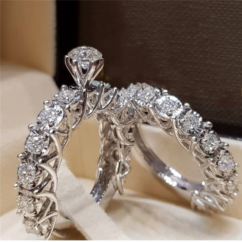 Fashion Sparkling Diamond Round Zirconia Engagement Ring Set Distributor