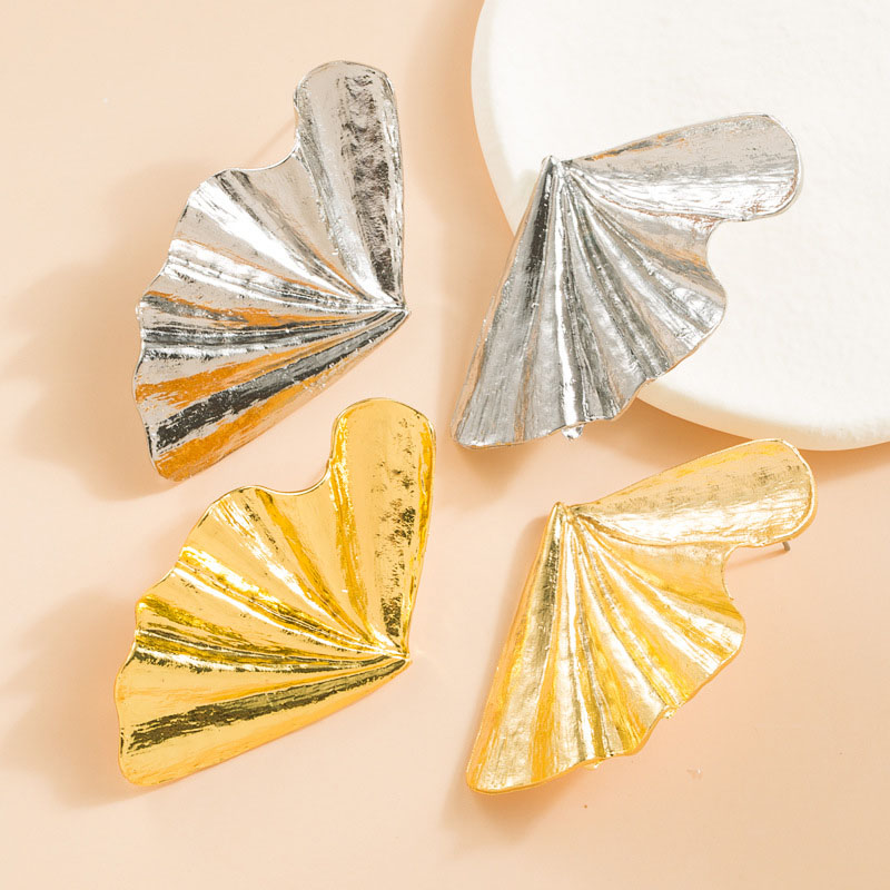 Alloy Fan-shaped Leaf Earrings Trendy Minimalist Pleated Creative Earrings Supplier