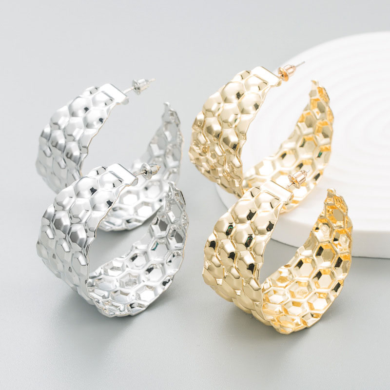 Exaggerated Geometric C-shaped Alloy Earrings Minimalist Trendy Earrings Distributor