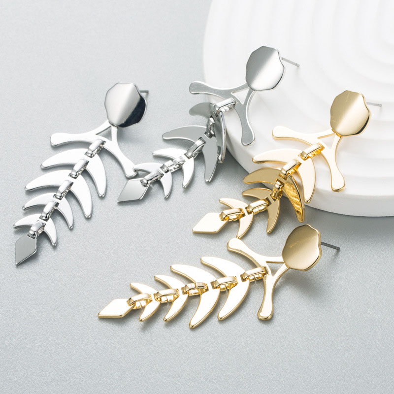 Simple And Versatile Gold Fish Bone Earrings Exaggerated Splicing Metal Leaf Earrings Distributor