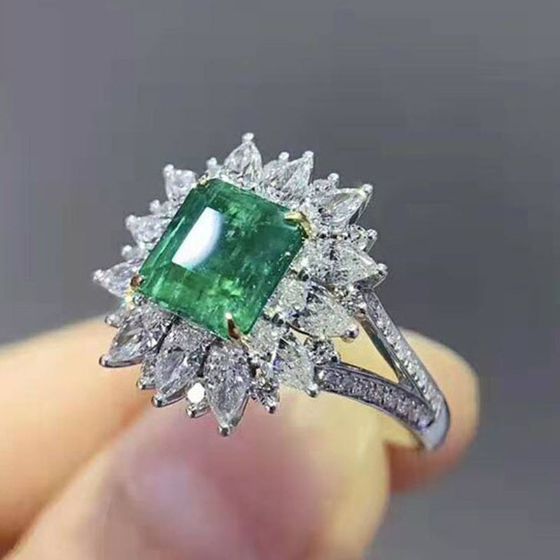 Wholesale Jewelry Luxury Square Full Diamond Set With Emerald Green Zirconia