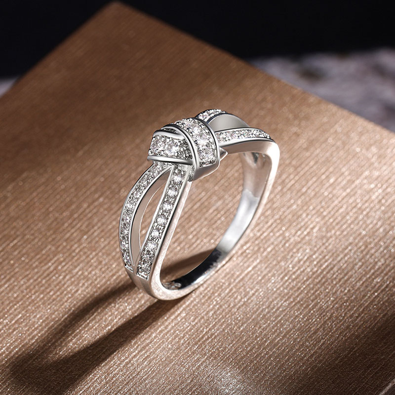 Wholesale Fashionable Knotted Zirconia Ring