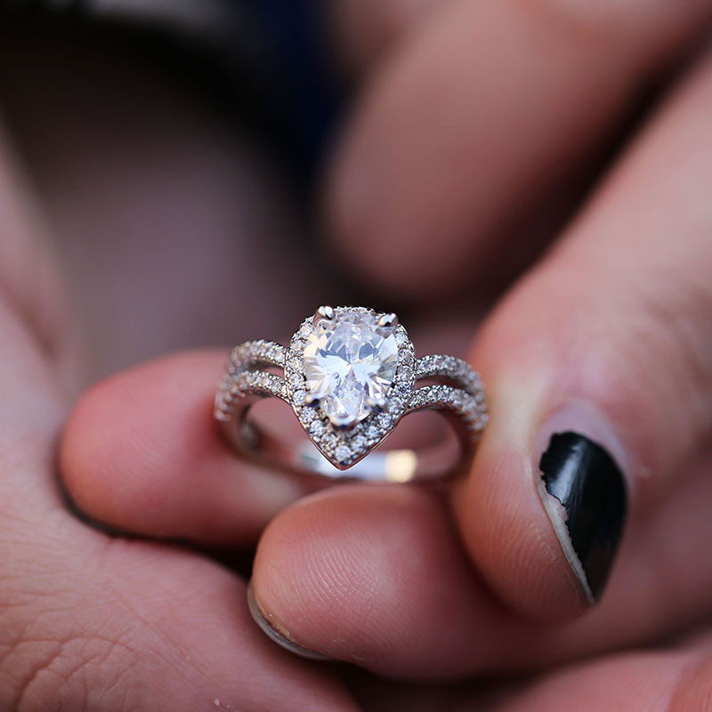Wholesale Jewelry Delicate Teardrop-shaped Full Of Diamonds And Zirconium Creative Ring