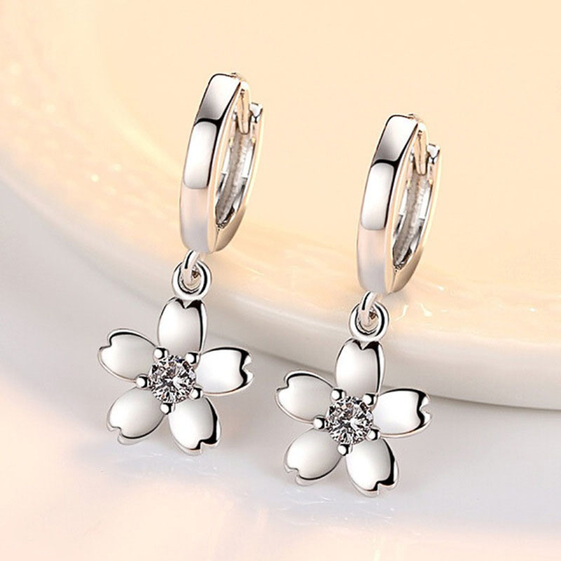 Small Fresh Flower Earrings Simple Floral-shaped Earrings For Women Manufacturer