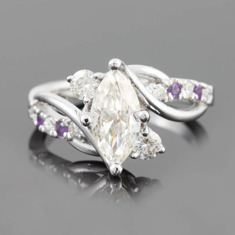 Exquisite Beautiful Sparkling Diamond Zircon Ring Distributor