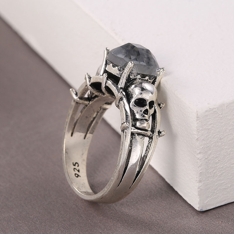 Creative Personality Double Skull Punk With Crystal Ring Distributor