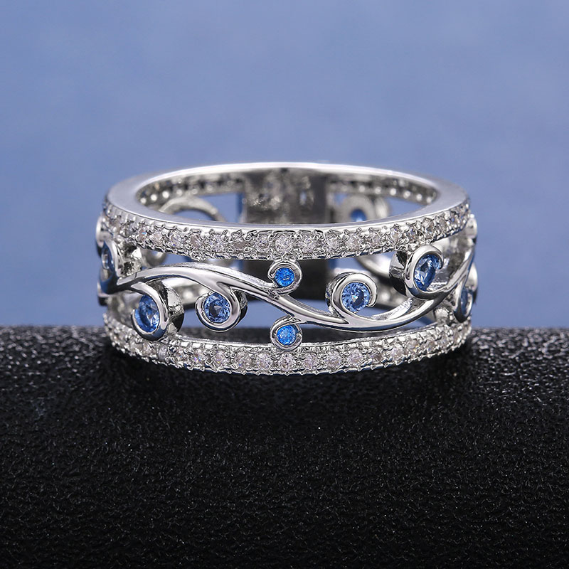Geometric Line Openwork With Two-color Zirconia Ring Distributor