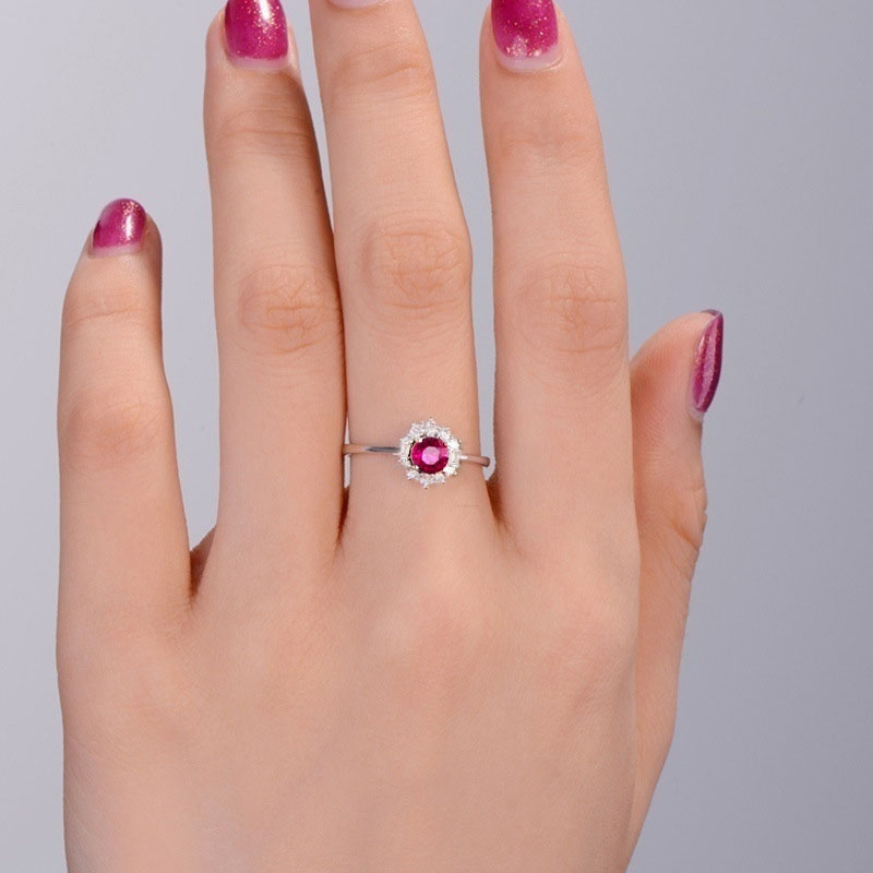 Vintage Red Zircon  Flower-shaped Ring Supplier