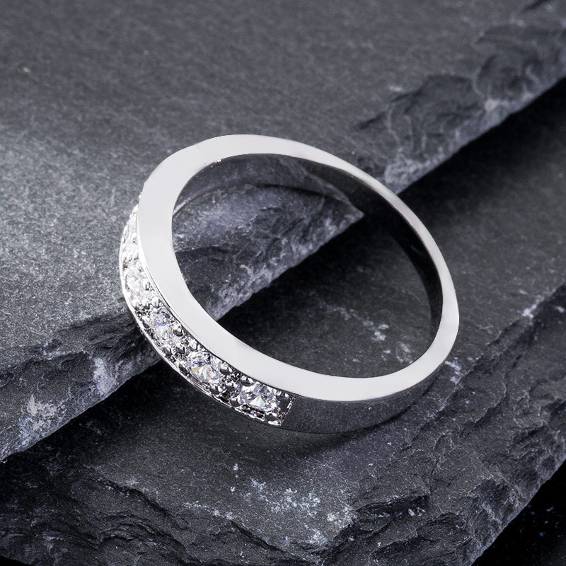 Simple And Versatile Single Row Diamond Bar Ring With Fashion Zirconia Distributor