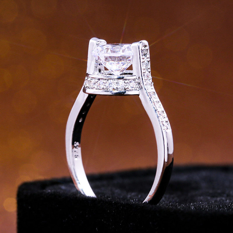 Creative Zircon Dangling Design Copper Fashion Engagement Ring Supplier
