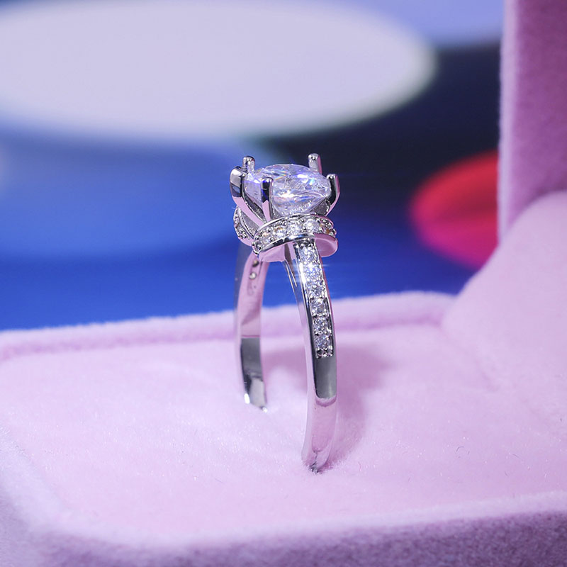 Fashion White Stone Wedding Creative Diamond Ring Supplier