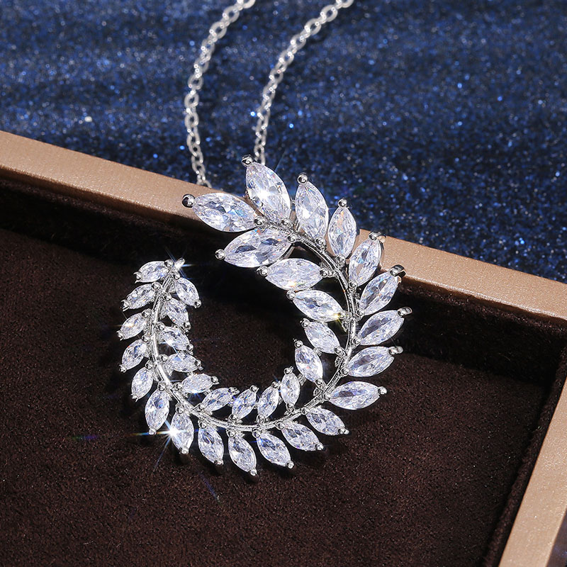 Simple And Versatile Micro Zirconia Leaf Necklace Collarbone Chain Distributor