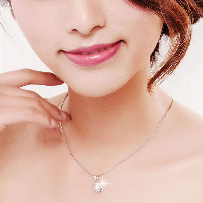Wholesale Jewelry Simple Flower Collarbone Chain Necklace Pendant