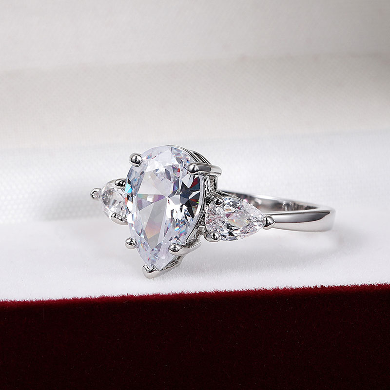 Water Drop Zircon Engagement Fashion Pear Zircon Ring Distributor