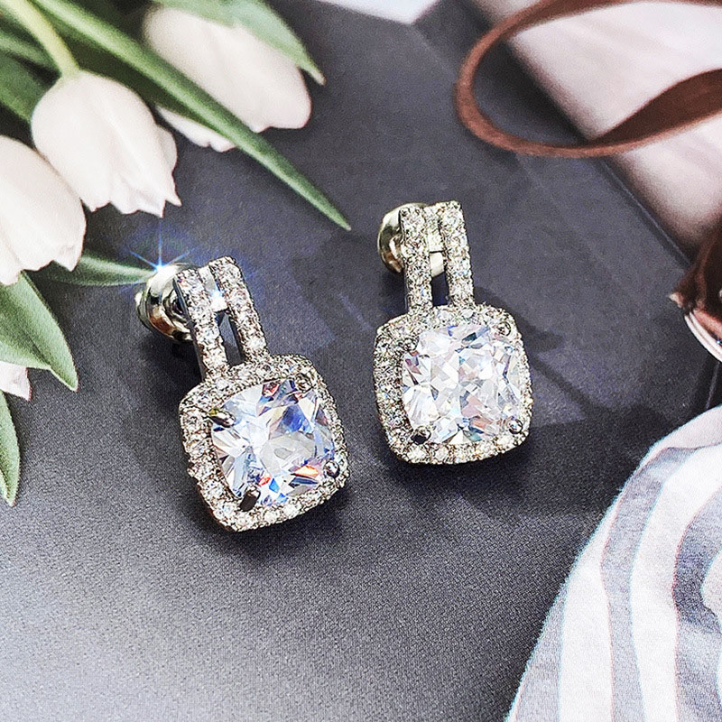 Wholesale Simple Round Diamond Zircon Earrings